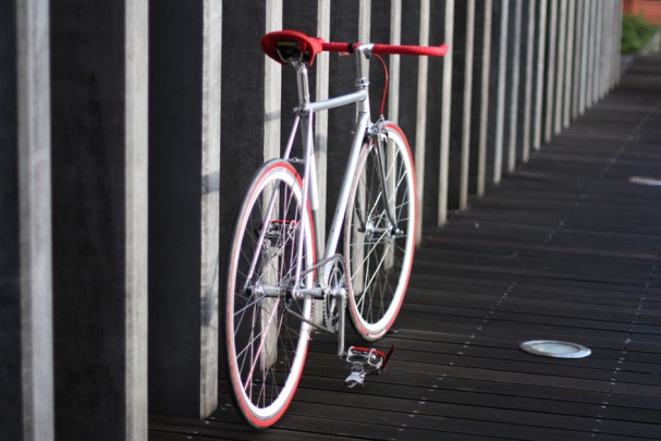 "Glamorous Gal" - Fixed gear bike